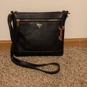 Black fossil cross body purse